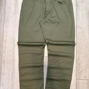 Brand new Carhart straight leg cargo SIZE 36X30